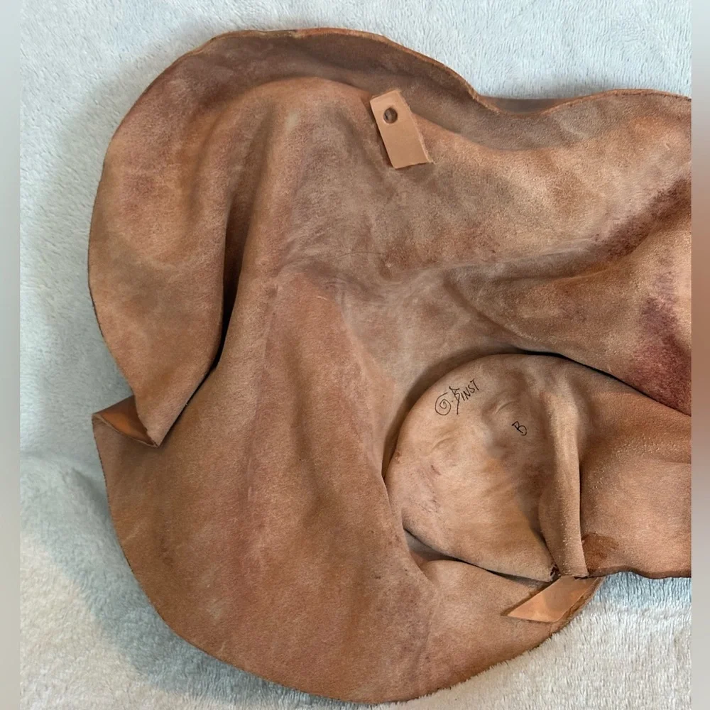 VTG Sculpted Leather Wall Art Hooded Woman Face Sculpture Signed G. Binst 14”X9” - Picture 13 of 16